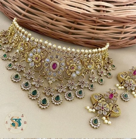 Premium Floral Kemp & Pearl Choker