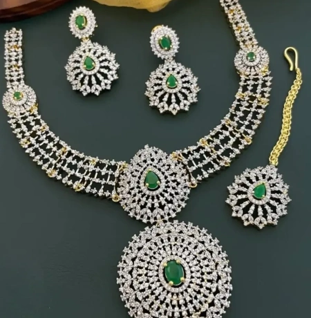 Grand Emerald & AD Stone Necklace Set