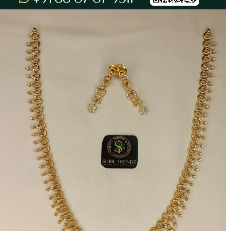 Elegant Long Haram – A Timeless Traditional Beauty
